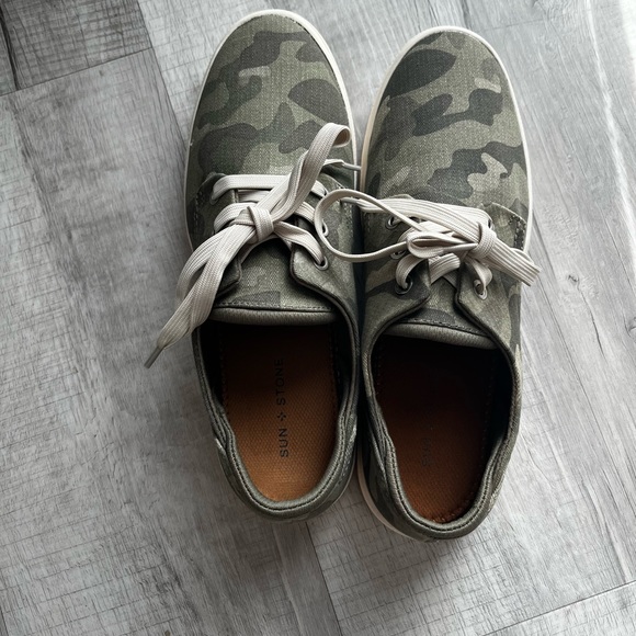 Sun + Stone Men’s Camo Canvas Shoes - Picture 1 of 7